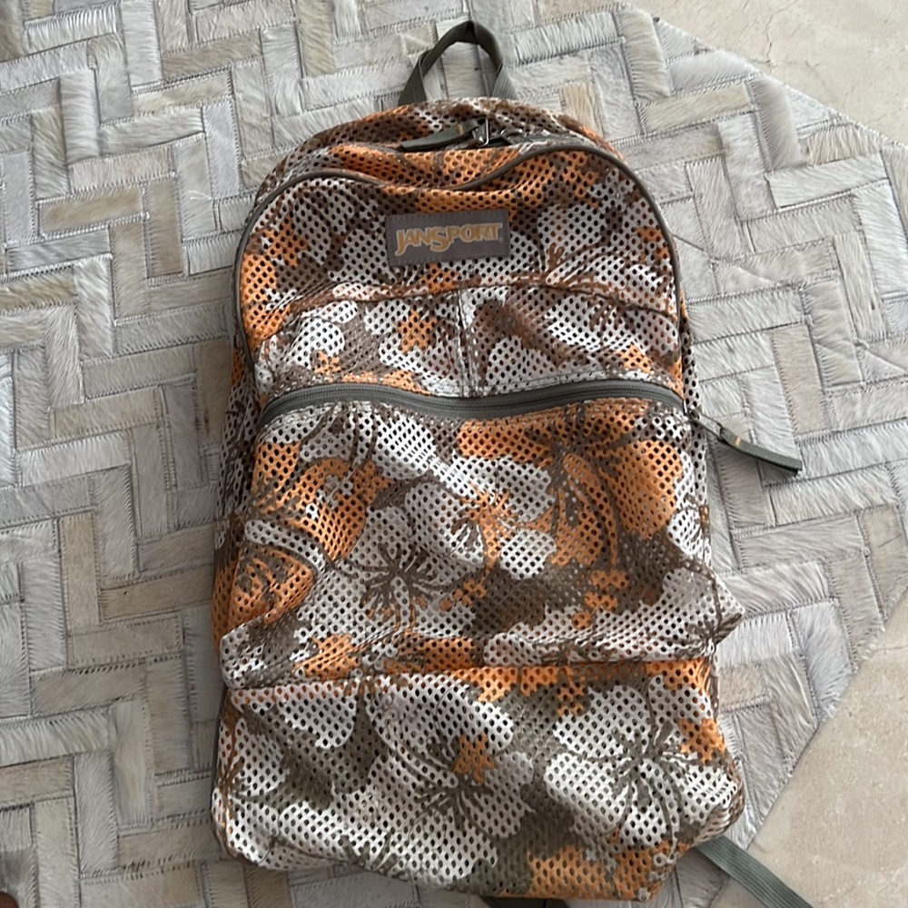 Jansport fishnet backpack 🎒 excellent condition